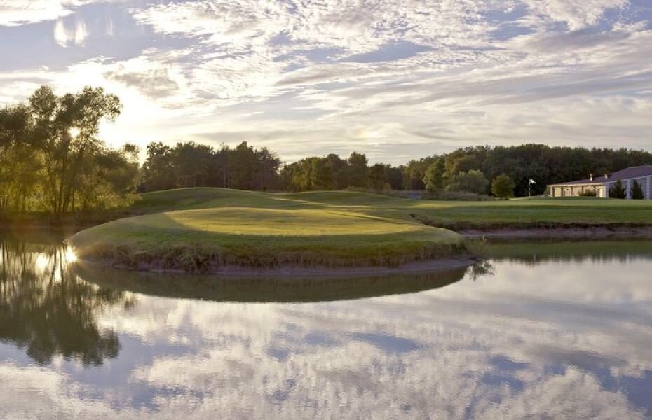 Mailing announces closing of Bay Club golf course Worcester